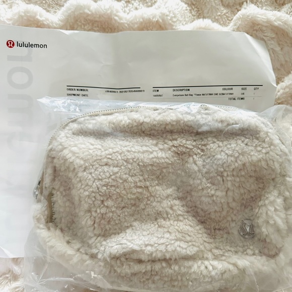 Lululemon Everywhere Fleece Belt Bag - Picture 5 of 5